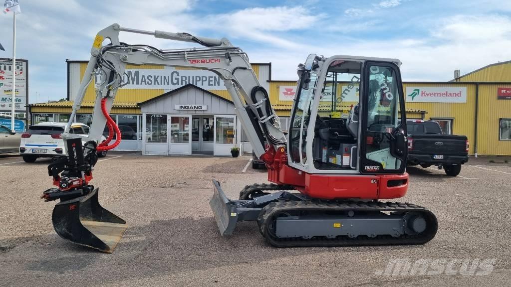 Takeuchi TB 257 FR 小型挖土機/掘鑿機<7t(小型挖掘機)