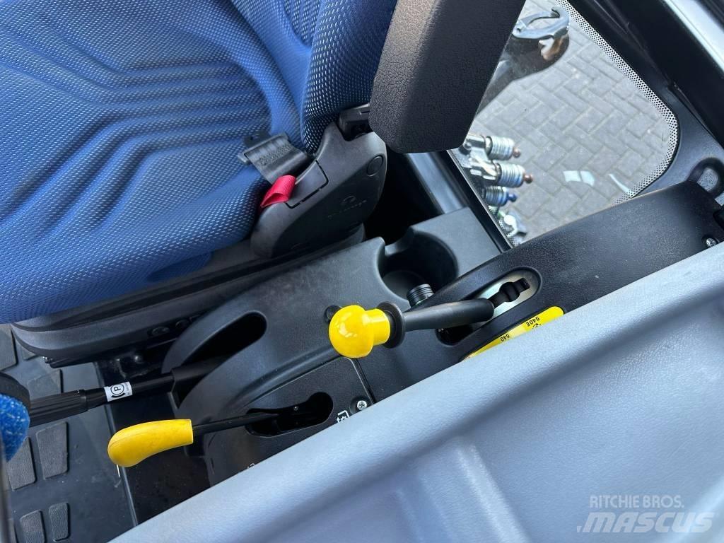 New Holland T4.75 S 曳引機