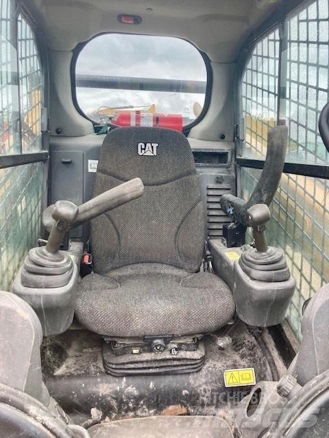 CAT 259 D 滑移轉向裝載機