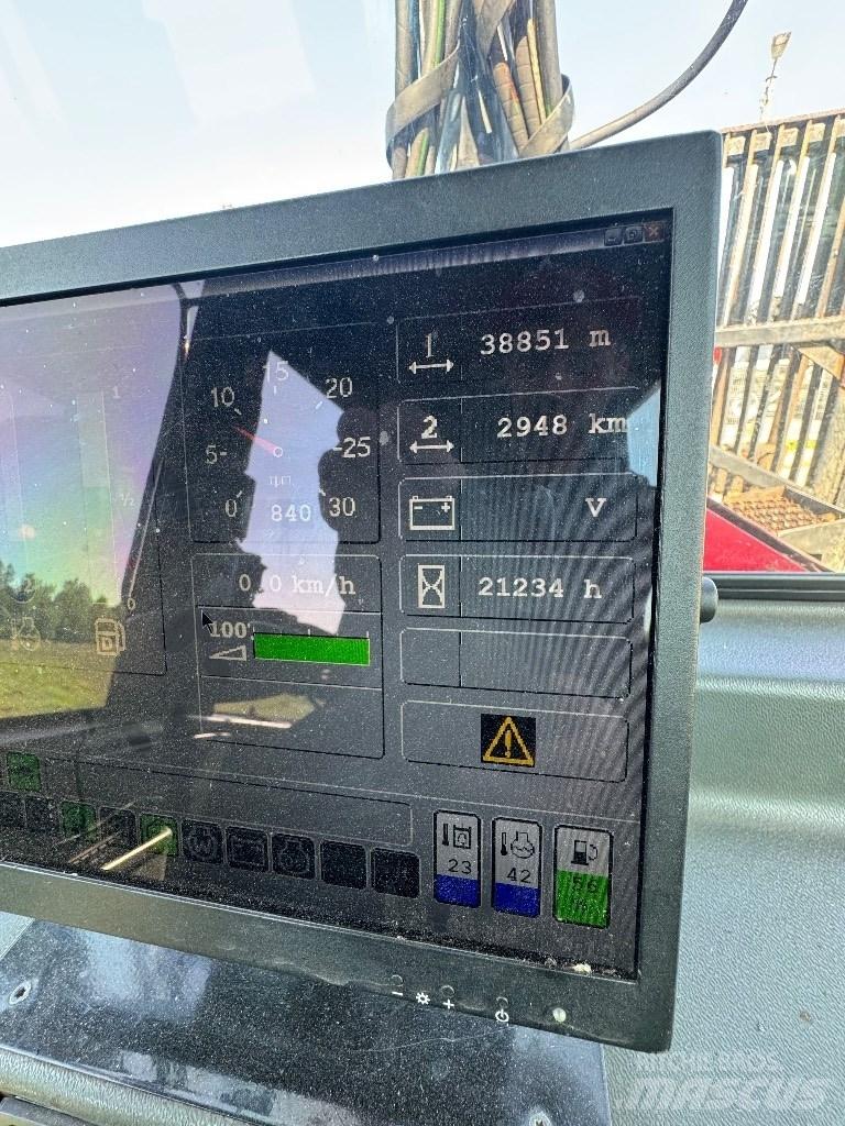 Komatsu 840.4 集運機