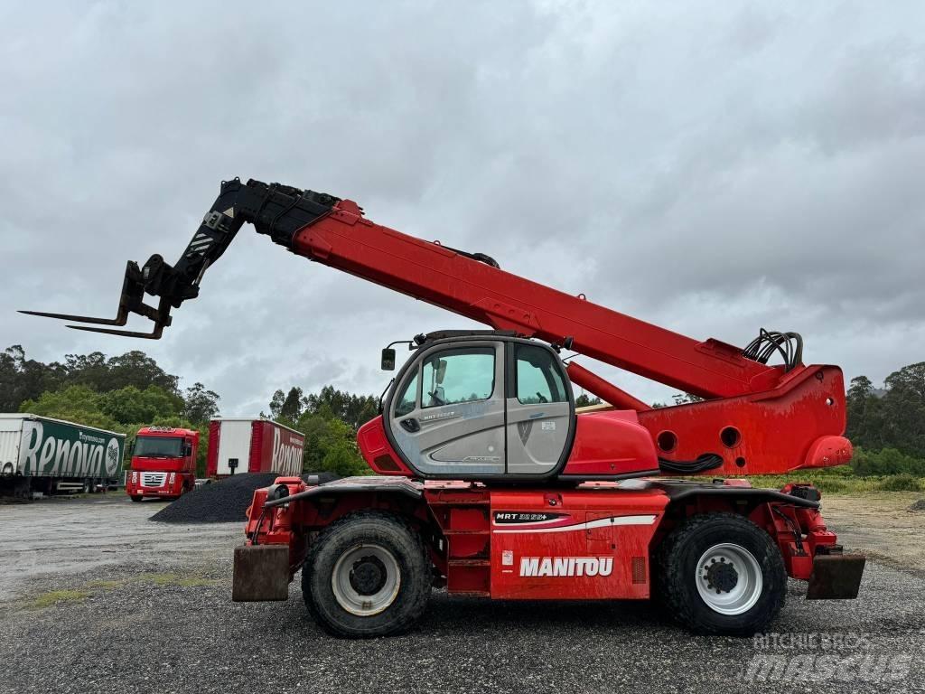 Manitou MRT 3255 伸縮臂操作車