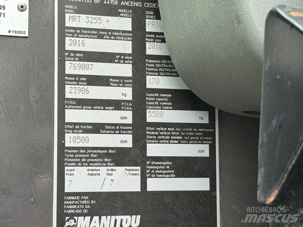 Manitou MRT 3255 伸縮臂操作車