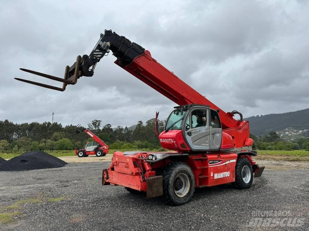 Manitou MRT 3255 伸縮臂操作車