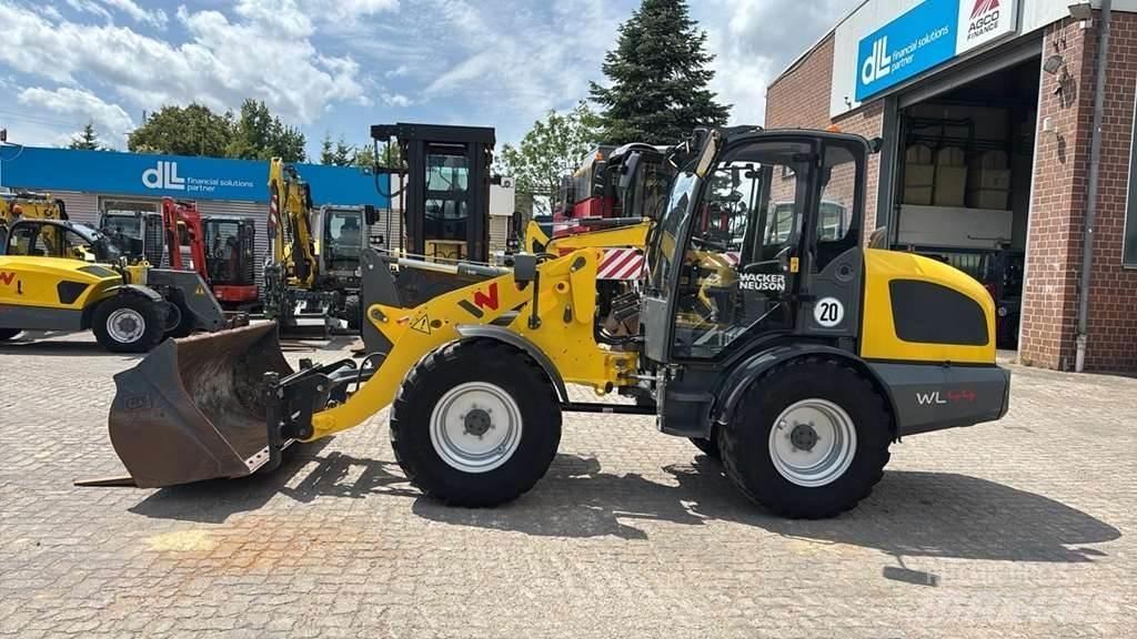 Wacker Neuson WL44 輪胎式裝載機