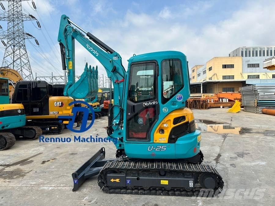 Kubota U 25 小型挖土機/掘鑿機<7t(小型挖掘機)