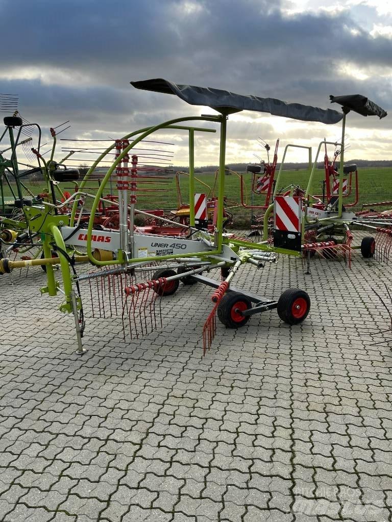 CLAAS Liner 450 耙與翻草機