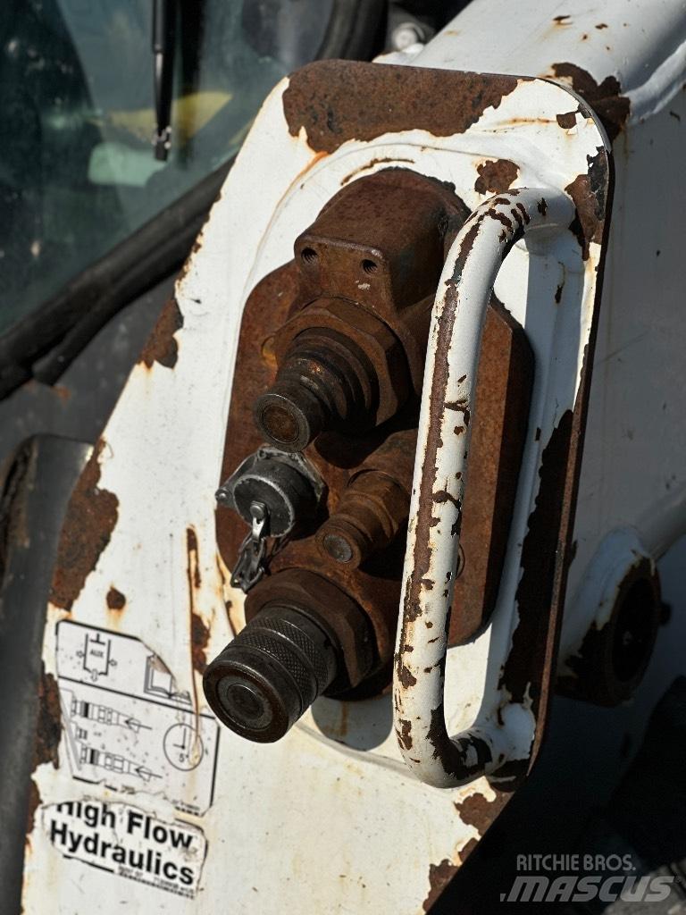 Bobcat S530 滑移轉向裝載機