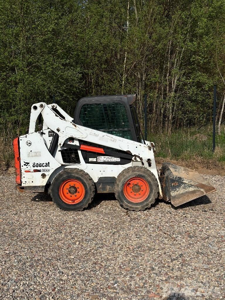 Bobcat S530 滑移轉向裝載機