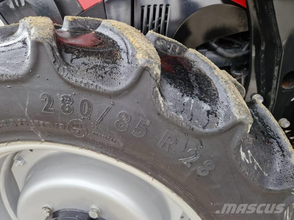 Case IH Farmall 85 C 曳引機