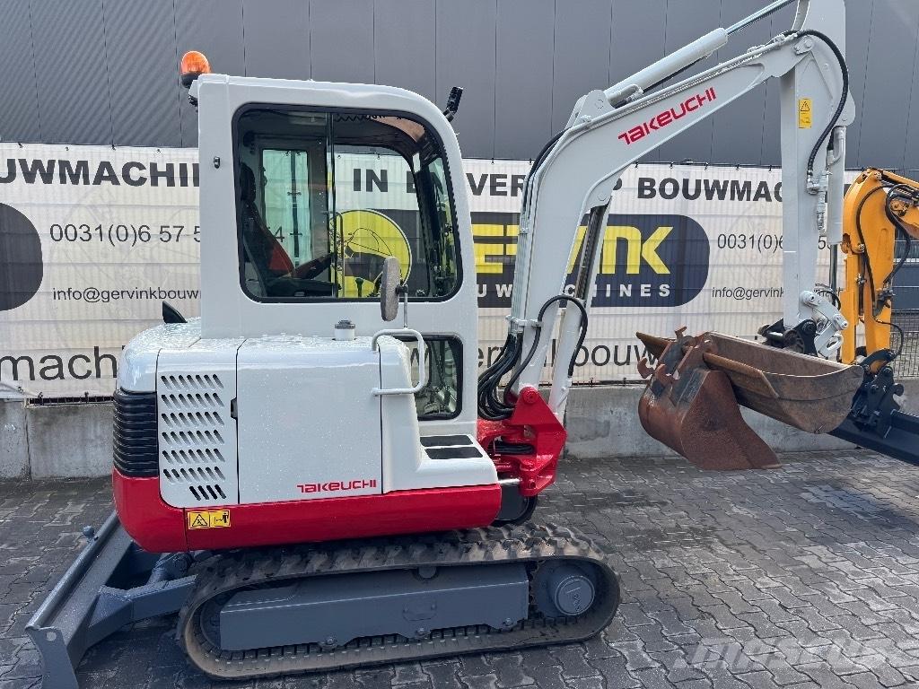 Takeuchi TB125 小型挖土機/掘鑿機<7t(小型挖掘機)