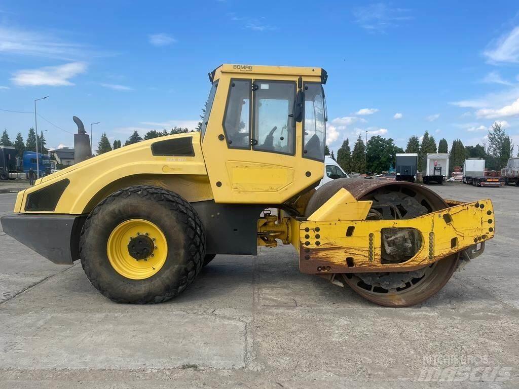 Bomag BW213 DH-4 單輪滾壓機