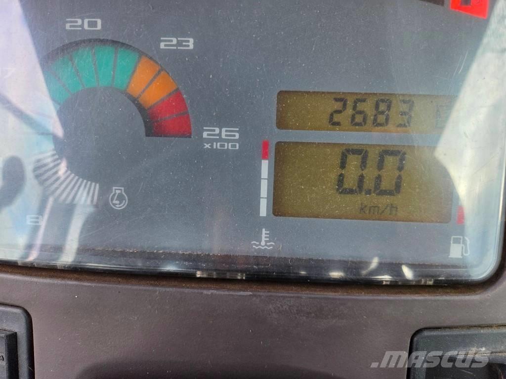 Renault Ares 710 RZ 曳引機