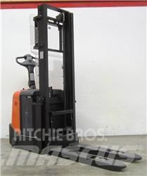 BT SPE 200 行走控制式堆積機