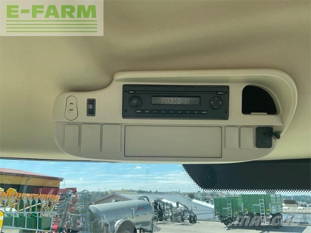 John Deere 6110R 曳引機
