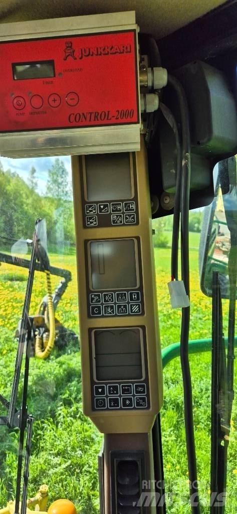 John Deere 7300 自走式飼料採集機