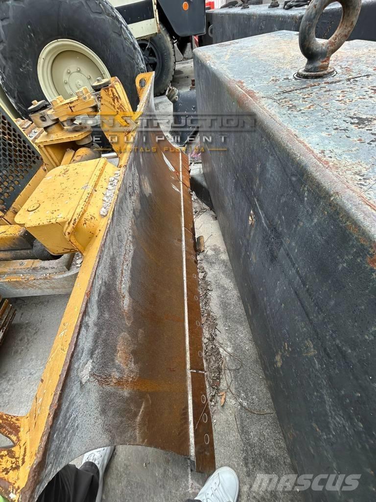 CAT D 3 C III 履帶推土機