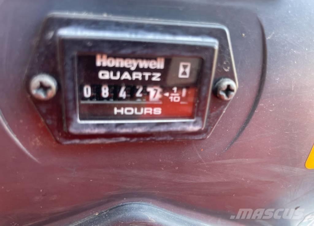 Kubota U 10-3 小型挖土機/掘鑿機<7t(小型挖掘機)