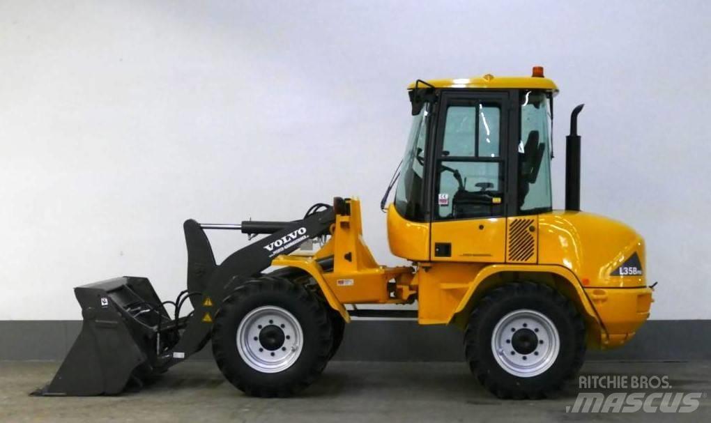 Volvo L 35 B - Z - 4x4 輪胎式裝載機