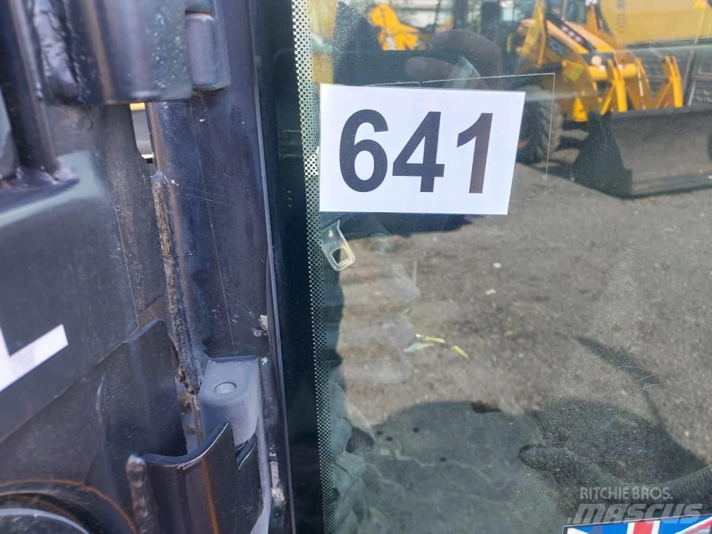 JCB 533-105 伸縮臂操作車