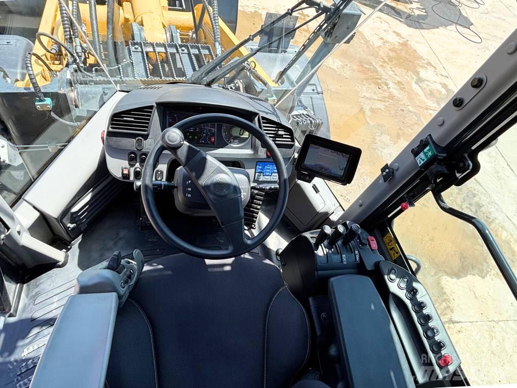 Komatsu WA380-8E0 輪胎式裝載機