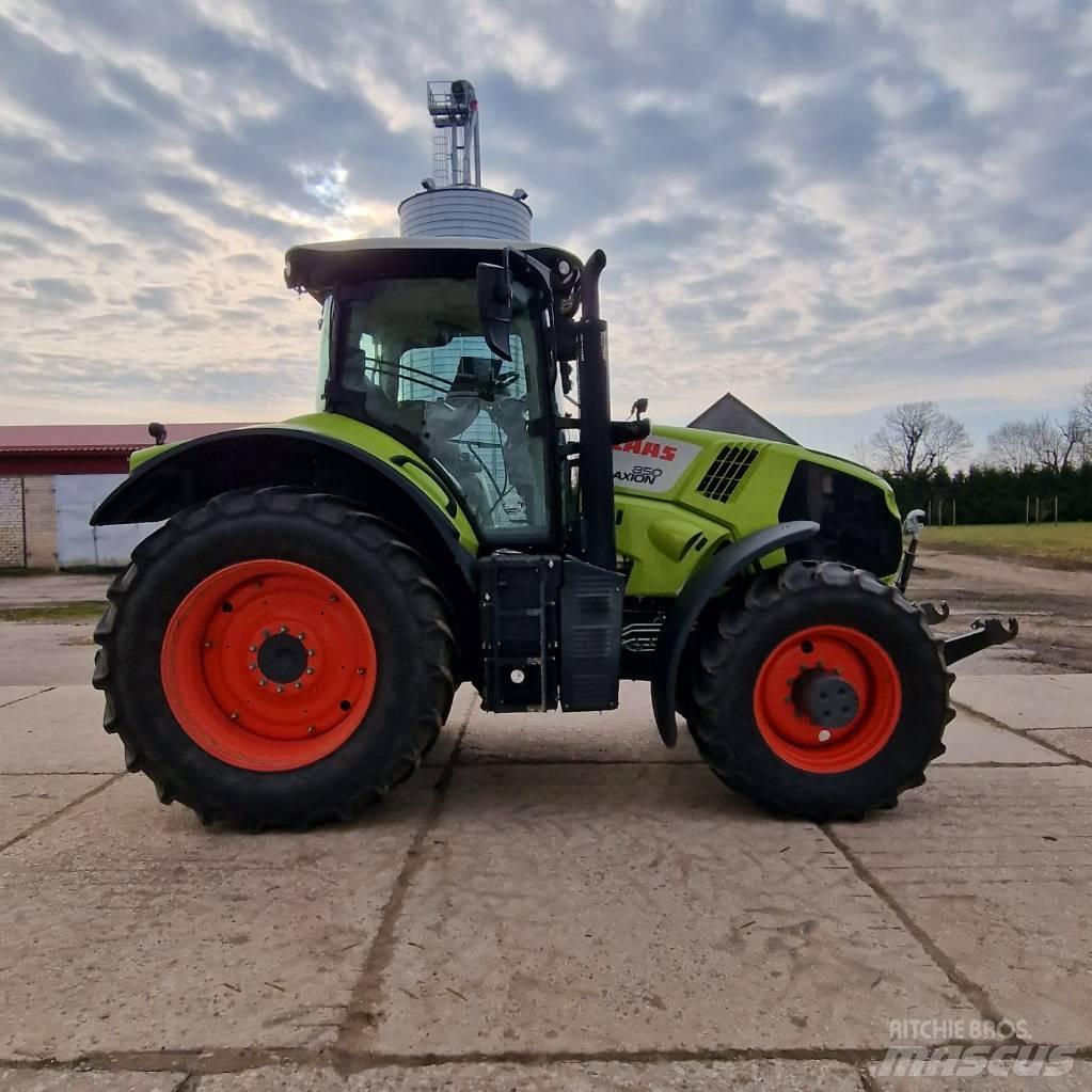 CLAAS Axion 850 曳引機