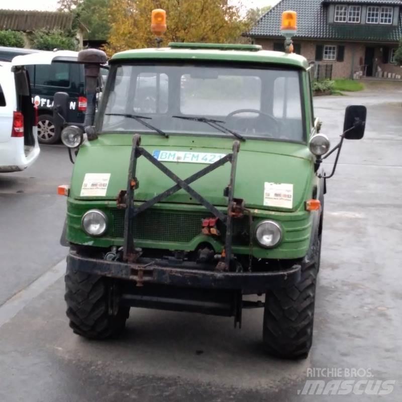 Mercedes-Benz U421 曳引機