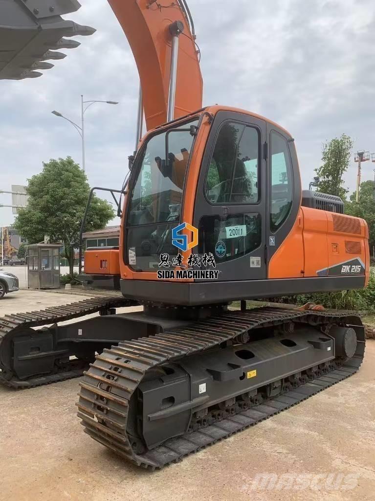Develon DX 215 中型挖土機/掘鑿機/挖掘機 7t-12t