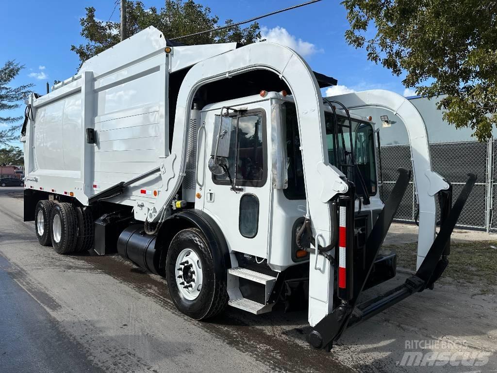 Mack MRU 613 垃圾車