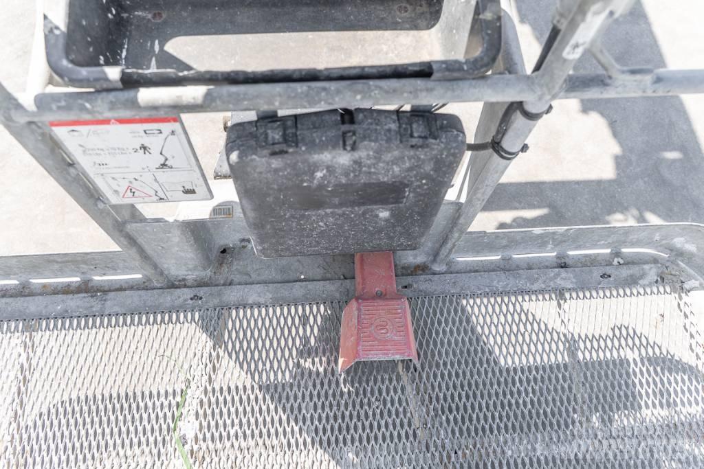 Manitou 180 ATJ 曲臂高空作業車