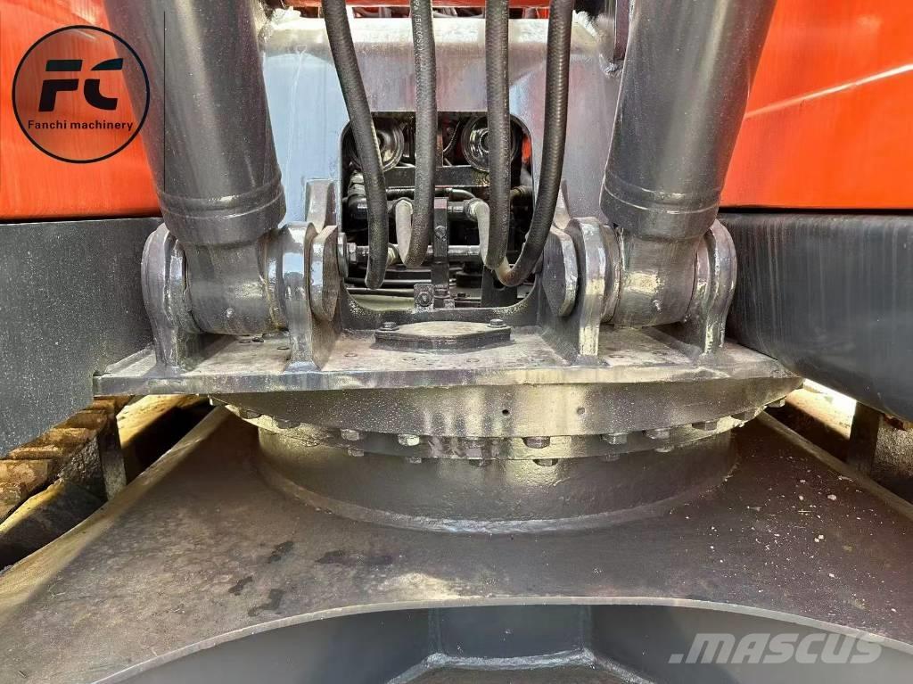 Doosan DX 140 LC 履帶式 挖土機/掘鑿機/挖掘機