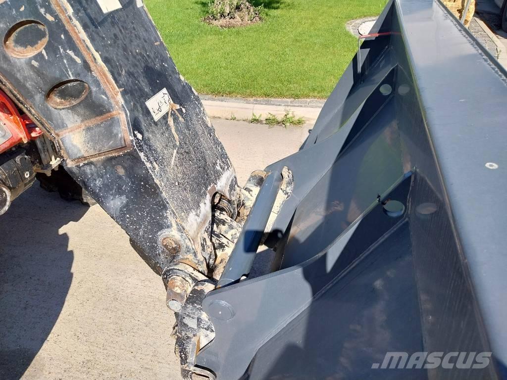 Manitou MLT 960 伸縮臂操作車