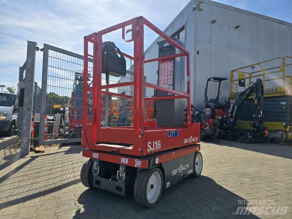 SkyJack SJ 16 垂直升降工作台