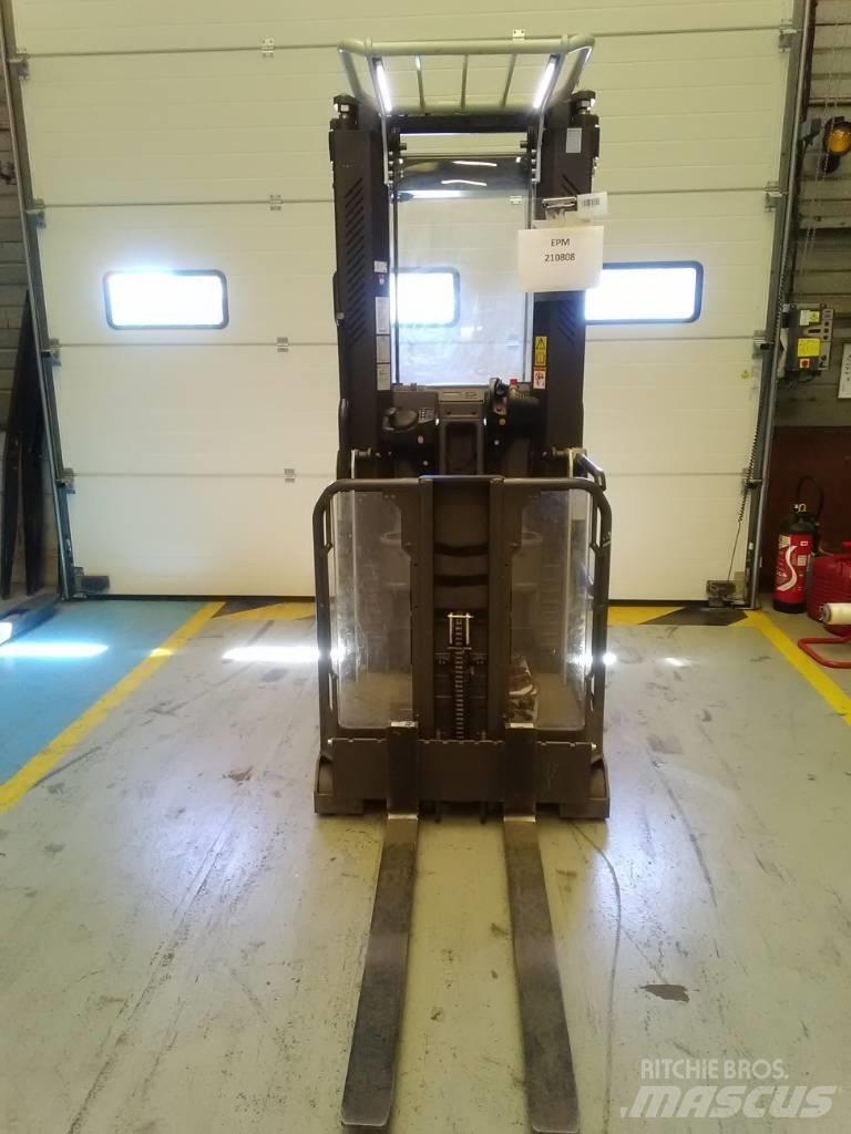 UniCarriers EPM 中端式裝載機