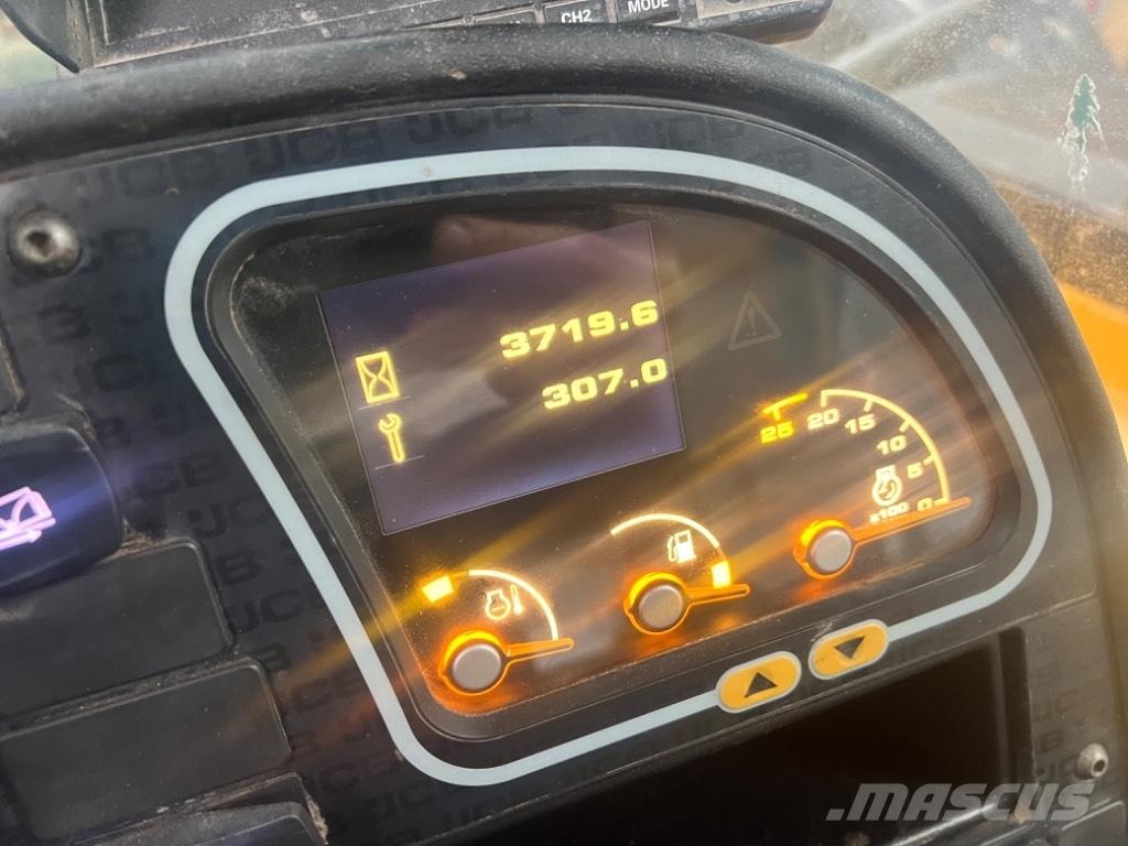 JCB 535-140 伸縮臂操作車