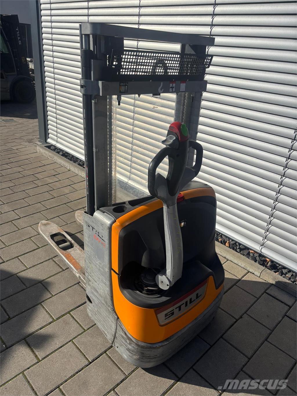 Still EXV12 自走式堆積機