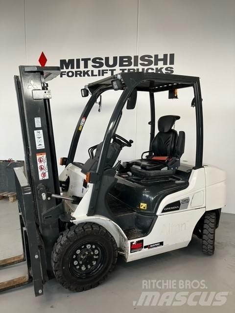 Mitsubishi FD25N3 柴油卡車