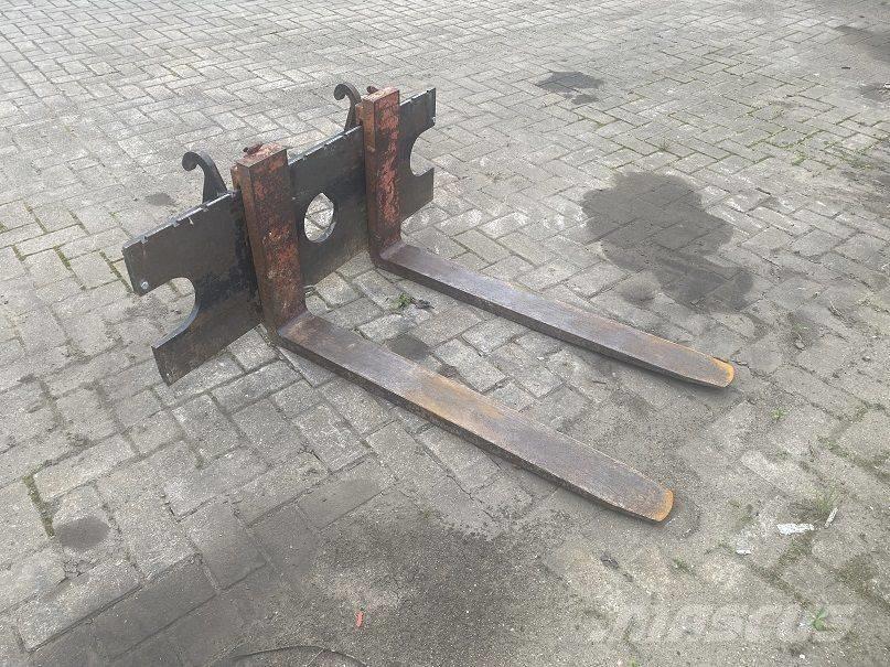 GiANT V 451 T 小型裝載機