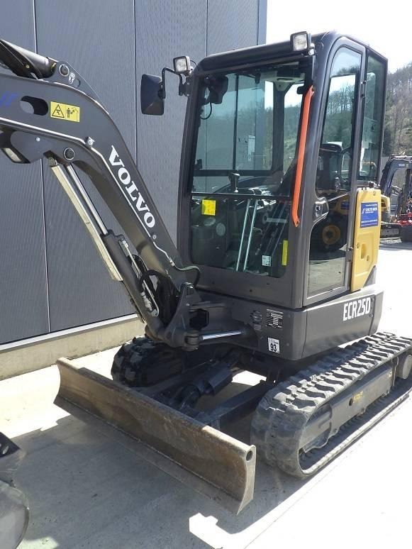 Volvo ECR 25 D 小型挖土機/掘鑿機<7t(小型挖掘機)