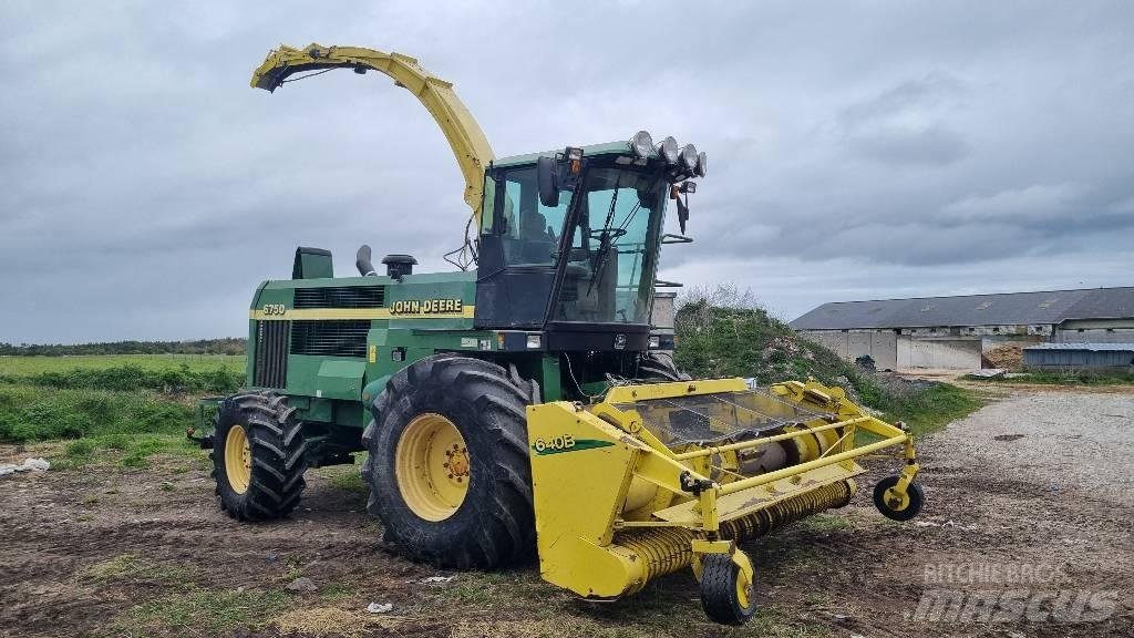 John Deere 6750 牧草收穫機