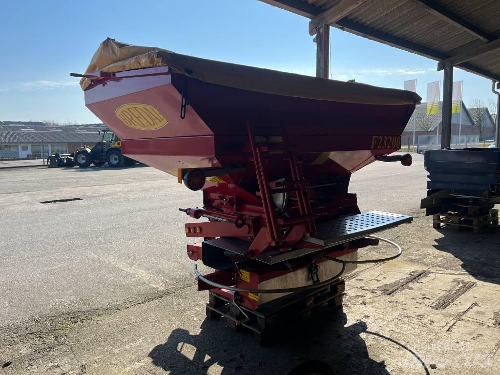 Bredal F2 3200 肥料撒布機