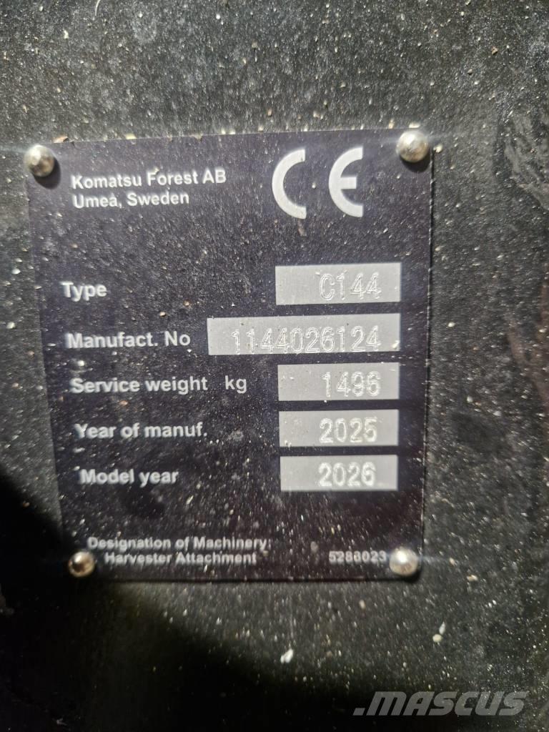 Komatsu C 144 收穫機頭