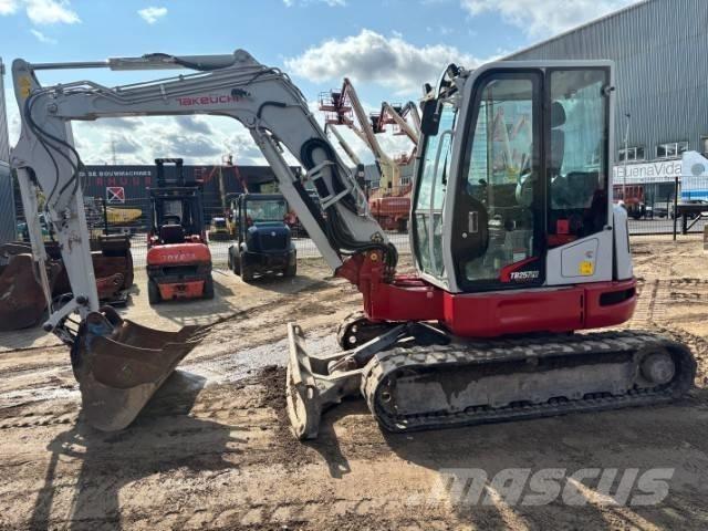 Takeuchi TB 257 FR 小型挖土機/掘鑿機<7t(小型挖掘機)