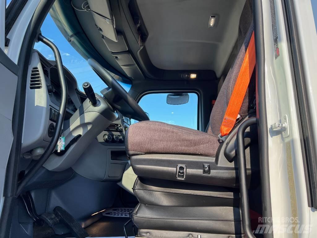 Peterbilt 579 曳引機組件