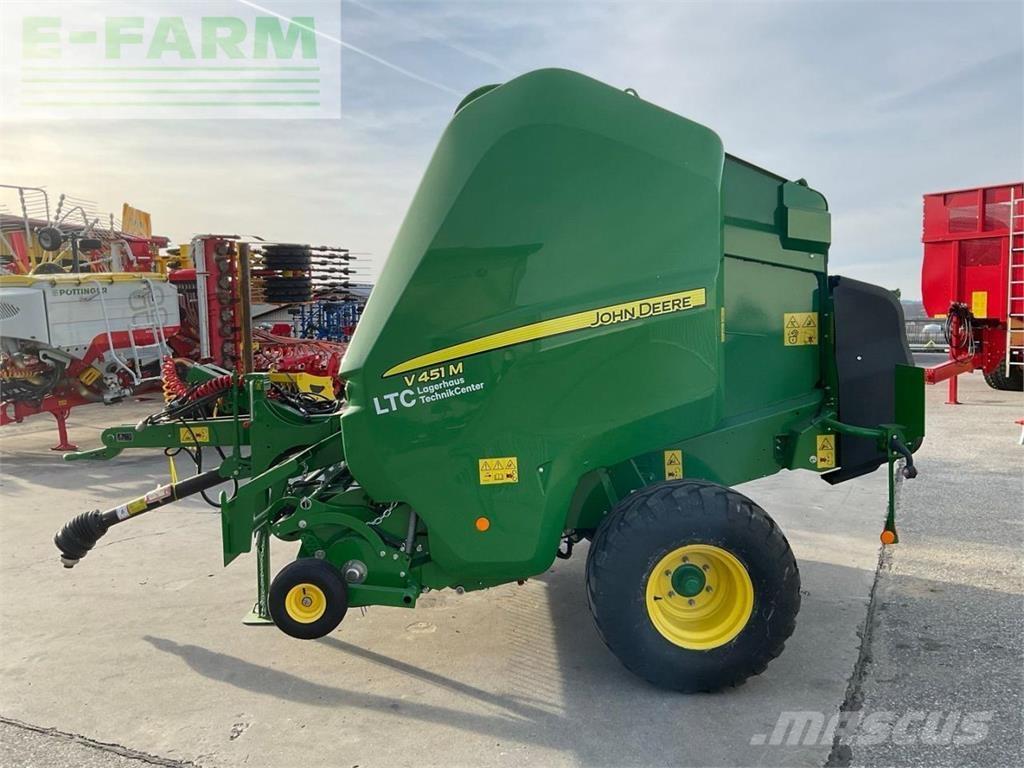 John Deere V451 M 方形打捆機