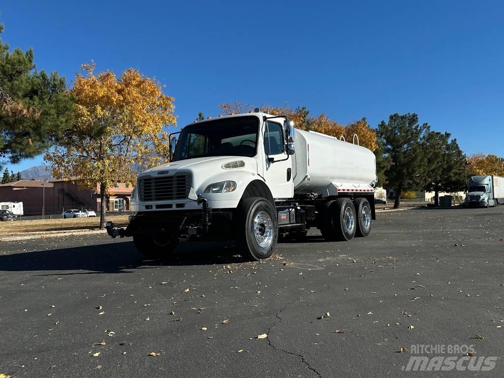 Freightliner M2 水車