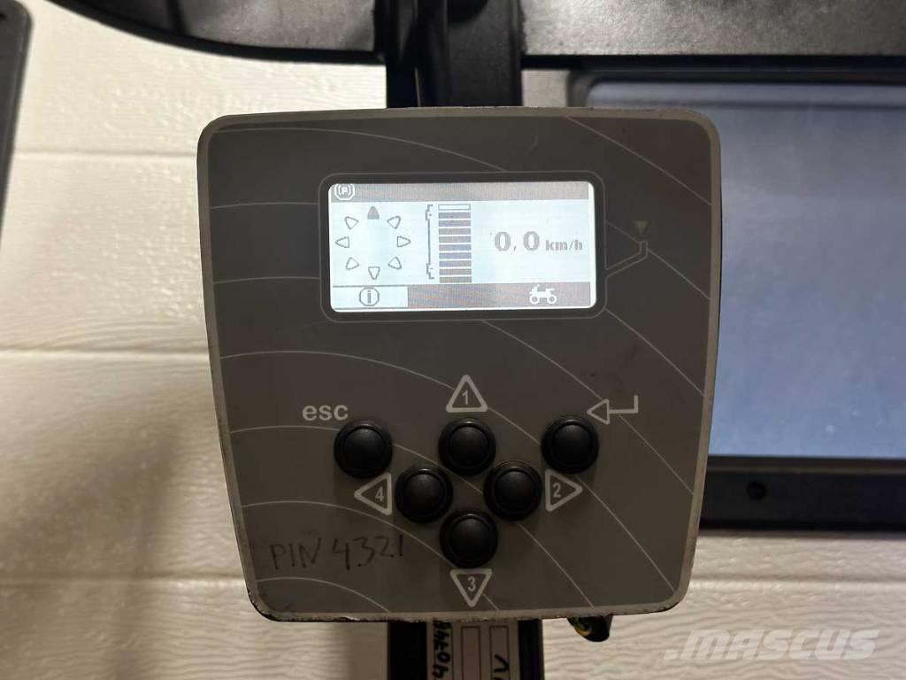 Rocla SST 16 AC 自走式堆積機