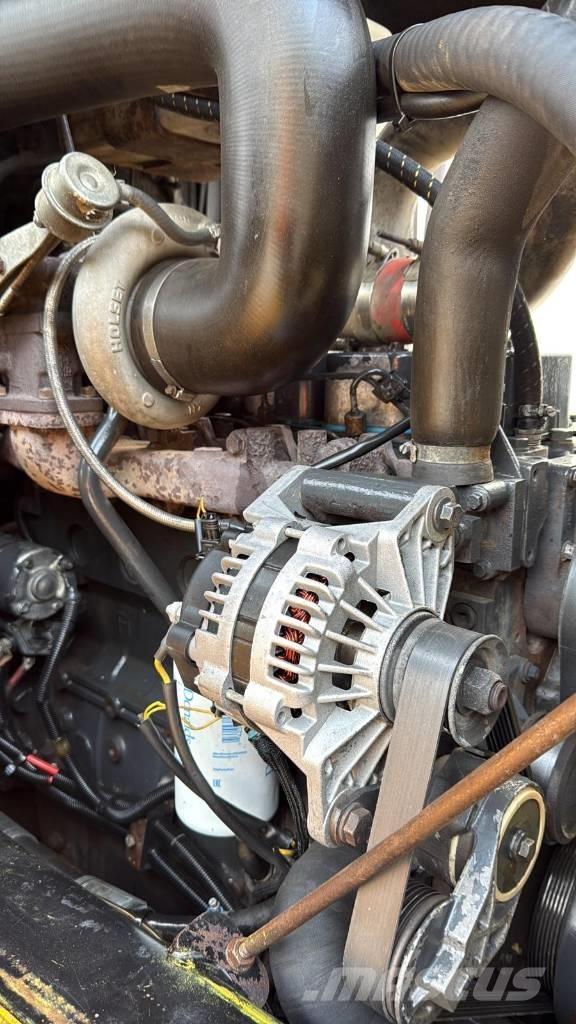 JCB 718 鉸接式起吊車