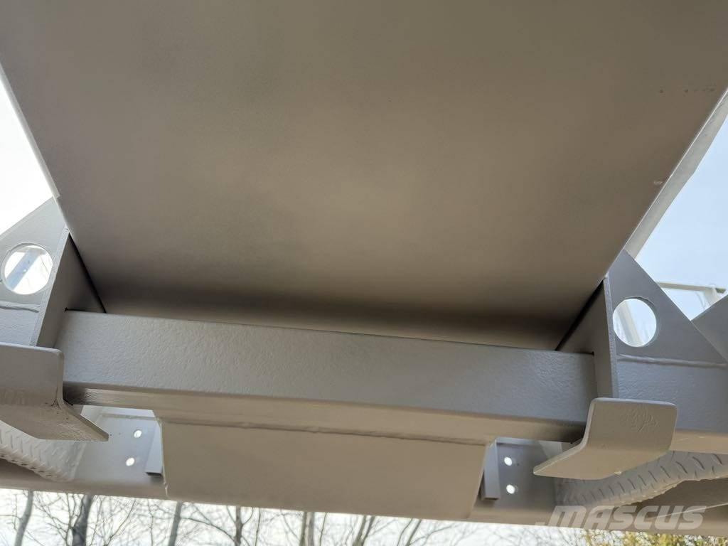 Mercedes-Benz Actros 林業運輸車