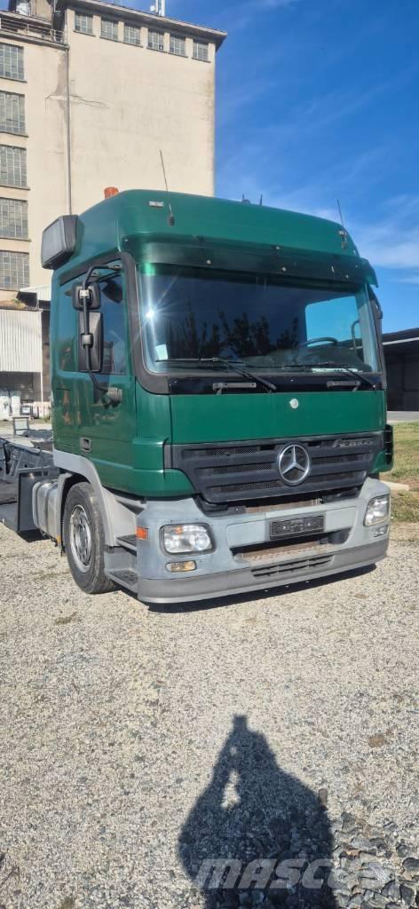 Mercedes-Benz Actros 林業運輸車