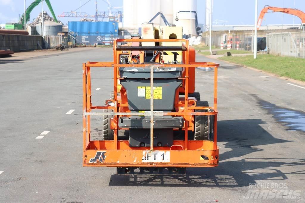 JLG M450AJ 曲臂高空作業車